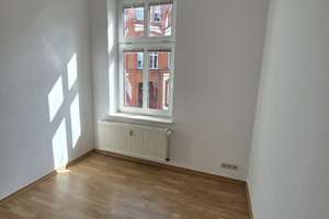 3-Zimmer-Wohnung mit Balkon, Laminat, Einbauküche und Wannenbad – Patriotischer Weg 132, 18057 Kröpeliner-Tor-Vorstadt, Rostock – Vorschaubild 4
