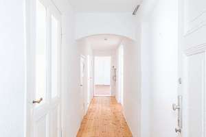 Altbauwohnung als Kapitalanlage: Vermietete 2-Zimmer-Wohnung mit Entwicklungspotenzial – Brauhofstraße 16, 10587 Charlottenburg, Berlin – Vorschaubild 2