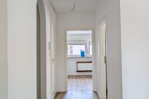 Neu sanierte 3-Zi DG Whg. mit Balkon in ruhiger Lage – Die vollständige Adresse der Immobilie erhältst du vom Anbieter., 76199 Rüppurr, Karlsruhe – Vorschaubild 3