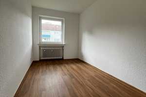 Frisch renovierte 3-Zimmer-Wohnung in Lennep mit Balkon! – Max-von-Laue-Straße 23, 42897 Remscheid – Vorschaubild 4