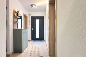Viel Platz, klare Aufteilung, moderne Ausstattung - Reihenmittelhaus von 2022 – Die vollständige Adresse der Immobilie erhältst du vom Anbieter., 83104 Tuntenhausen – Vorschaubild 3