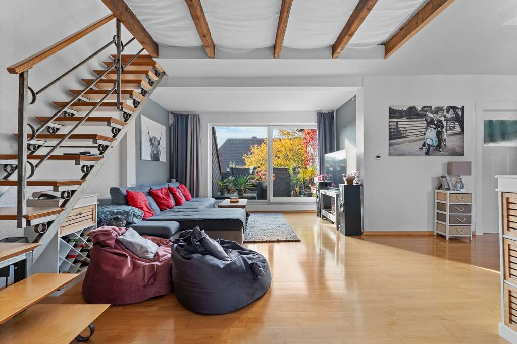 CHARMANTE DG-WOHNUNG IM 2.OG IM VILLENVIERTEL WILHELMSHAVEN