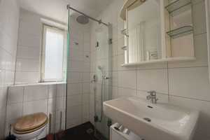 Charmante 2-Zimmer-Wohnung mit Balkon – Berlin – Vorschaubild 7