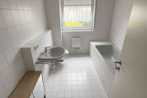 1,5-Zimmer-Apartment mit Einbauküche und Terrasse in gepflegtem Haus, ruhige Wohnlage am Waldrand – Waldstr. 25, 75181 Würm, Pforzheim – Vorschaubild 4