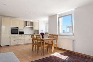 Zuffenhausen: Licht, Weitblick und viel Platz für die Familie – 70437 Zuffenhausen-Mitte, Stuttgart – Vorschaubild 3