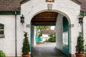Barocker Gutshof v. 1766  Köln-Rondorf -2.600 m² Wohnnutzfl. 2 Hektar Land - + 4 freistehende EFHs – Die vollständige Adresse der Immobilie erhältst du vom Anbieter., 50997 Immendorf, Köln – Vorschaubild 6