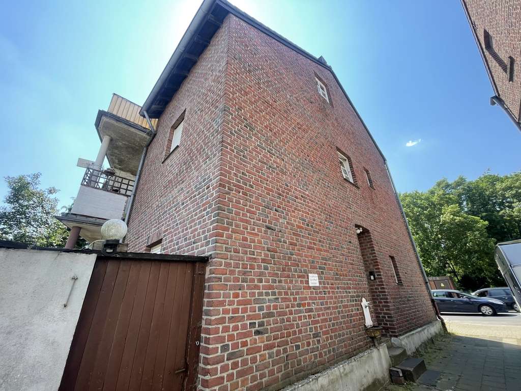 Immobilie in Viersen - 3-Fam.-Haus in Viersen * EG mit Garten + 1. OG frei * Eigennutzung oder SOLL-Rendite ca. 6,56% p.a. - Bild 2
