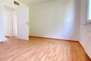 *** Singles oder Paare aufgepaßt!!! Einziehen und Wohlfühlen *** Vollsaniert mit Balkon *** – Münchener Straße 10, 45881 Schalke, Gelsenkirchen – Vorschaubild 2