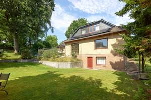 Großes Wohnhaus mit Wärmepumpe und Photovoltaik sowie Keller und Garage in Buchholz in der Nordheide – Die vollständige Adresse der Immobilie erhältst du vom Anbieter., 21244 Buchholz in der Nordheide – Vorschaubild 1