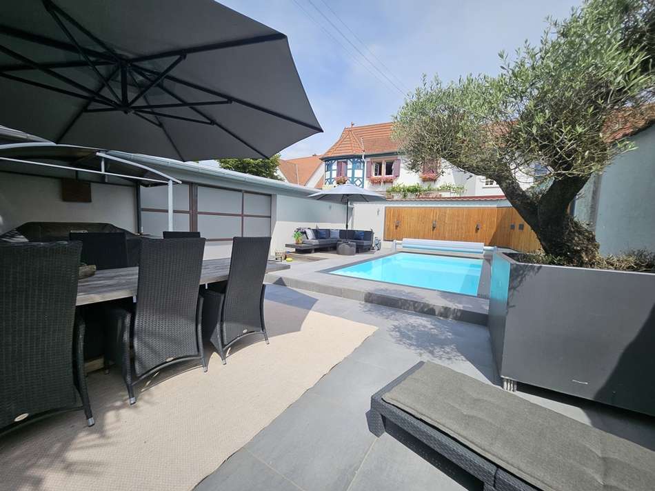 Terrasse mit Pool