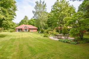 Traumgrundstück mit edlem Bungalow in Braunschweig! – Die vollständige Adresse der Immobilie erhältst du vom Anbieter., 38122 Broitzem, Braunschweig – Vorschaubild 5