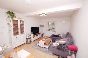 Sehr gepflegte 2,5 Raum-Dachgeschoss-Wohnung mit modernem Badezimmer in guter Lage von Buer-Mitte. – Lindenstraße 72, 45894 Buer, Gelsenkirchen – Vorschaubild 2