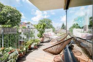 Kraftraum – modernes Penthouse im Fluss des Sonnenlaufes