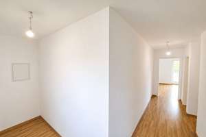 Balkonblick in ruhiger Lage: 2-Zimmer-Wohnung – Perlacher Straße 126, 81539 Obergiesing, München – Vorschaubild 3