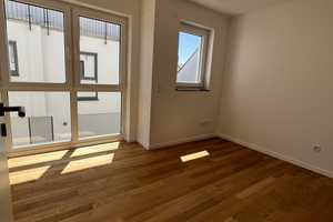 Townhouse in Frankfurt mit Garten und Terrasse!+ EINBAUKÜCHE! – Akazienstraße 29, 65933 Frankfurt am Main – Vorschaubild 12