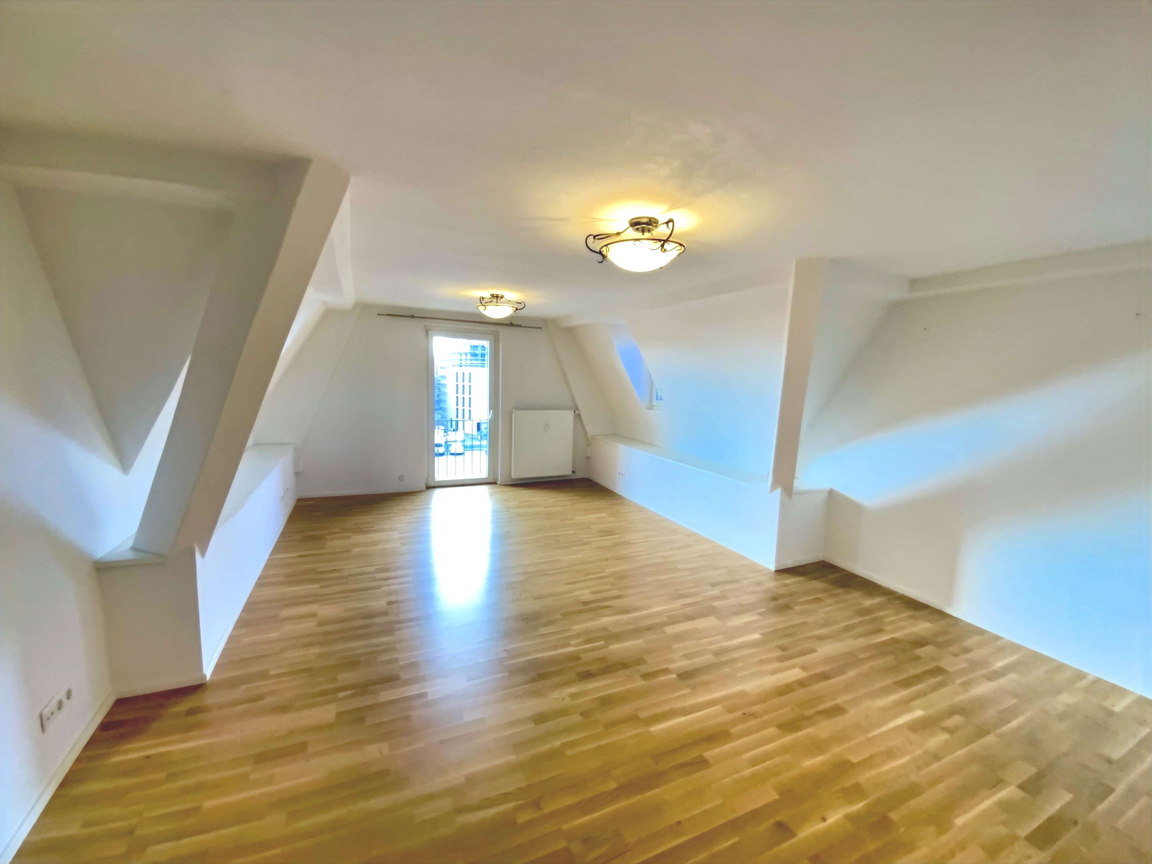 Immobilie in Lindau (Bodensee) - Dachgeschosswohnung mit Seeblick in Jahrhundertwende Villa Lindau - Bild 6