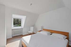 Großzügiges Einfamilienhaus, Garten & Wellnessbereich – viel Platz für die ganze Familie – Die vollständige Adresse der Immobilie erhältst du vom Anbieter., 22559 Rissen, Hamburg – Vorschaubild 14