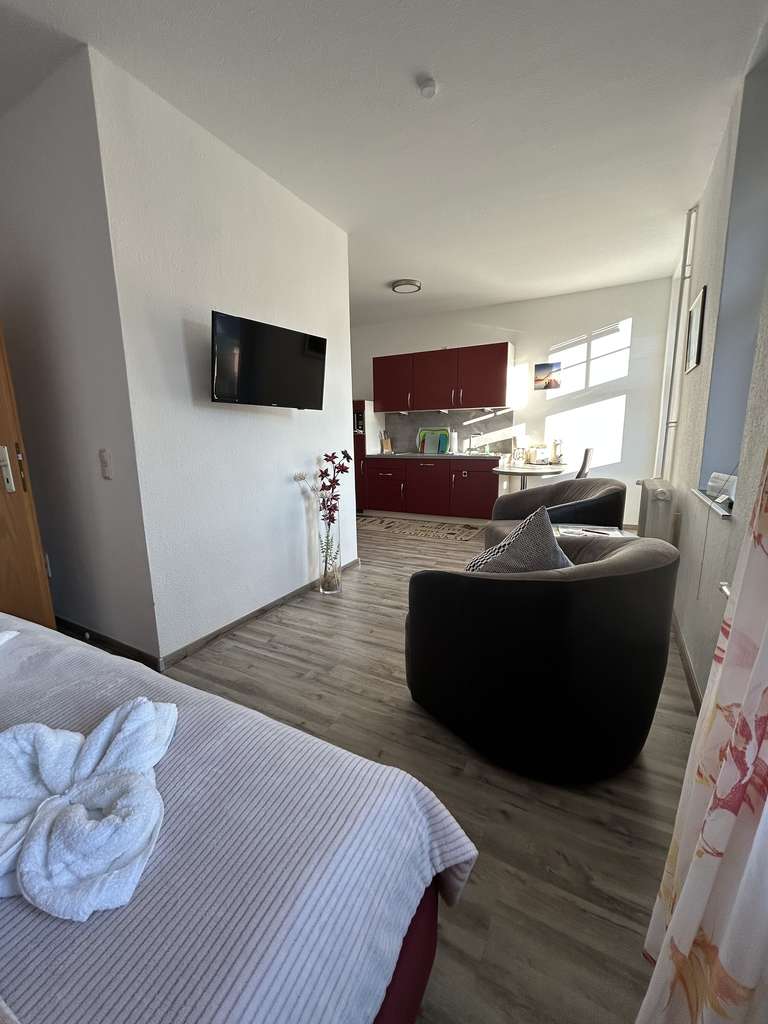 Immobilie in Stechlin - 1-Zimmer Eigentumswohnung und Ferienimmobile umgeben von zauberhafter Natur und Seen - Bild 0