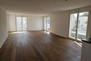 Lichtdurchflutete , großzügige Penthousewohnung mit zwei Dachterrassen