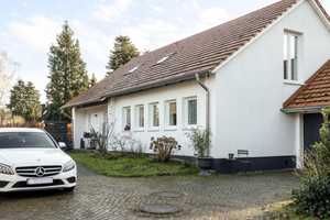 Idyllisches Einfamilienhaus mit weitläufigem Grundstück – Pinneberg (Kreis) – Vorschaubild 2