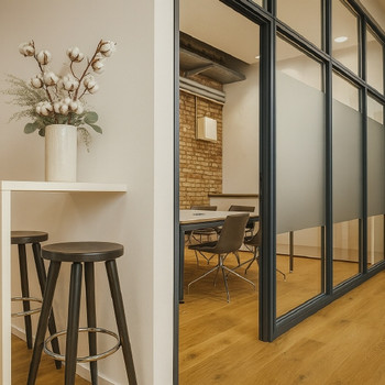 STOCK - Exklusivauftrag | Loftbüro | Klinkerfassade