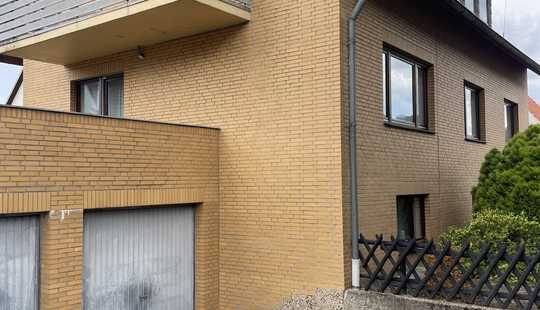 Bild von Großes Einfamilien-/ Mehrgenerationenhaus mit Keller, Doppelgarage, massiv auf Eigentumsgrundstück