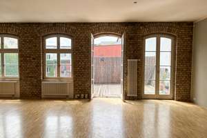 Außergewöhnliche 3-Zimmer-Wohnung mit Backsteincharme und Terrasse am Engeldamm. Ohne Käuferprovisio