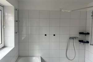 Große modernisierte 2-Zimmer-Dachgeschosswohnung in zentraler Lage – Kaelberanger 13, 38226 Lebenstedt, Salzgitter – Vorschaubild 4
