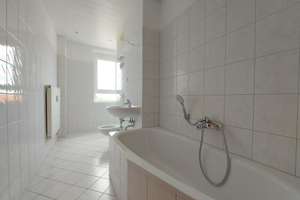 *Seniorenfreundliche Wohnung mitten der Stadt* – Breiter Weg 30a, 39104 Altstadt, Magdeburg – Vorschaubild 4