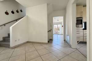 Maisonette-Wohnung mit Sonnenbalkon, Einbauküche & großer Garage in Zündorf! – Die vollständige Adresse der Immobilie erhältst du vom Anbieter., 51143 Zündorf, Köln – Vorschaubild 2