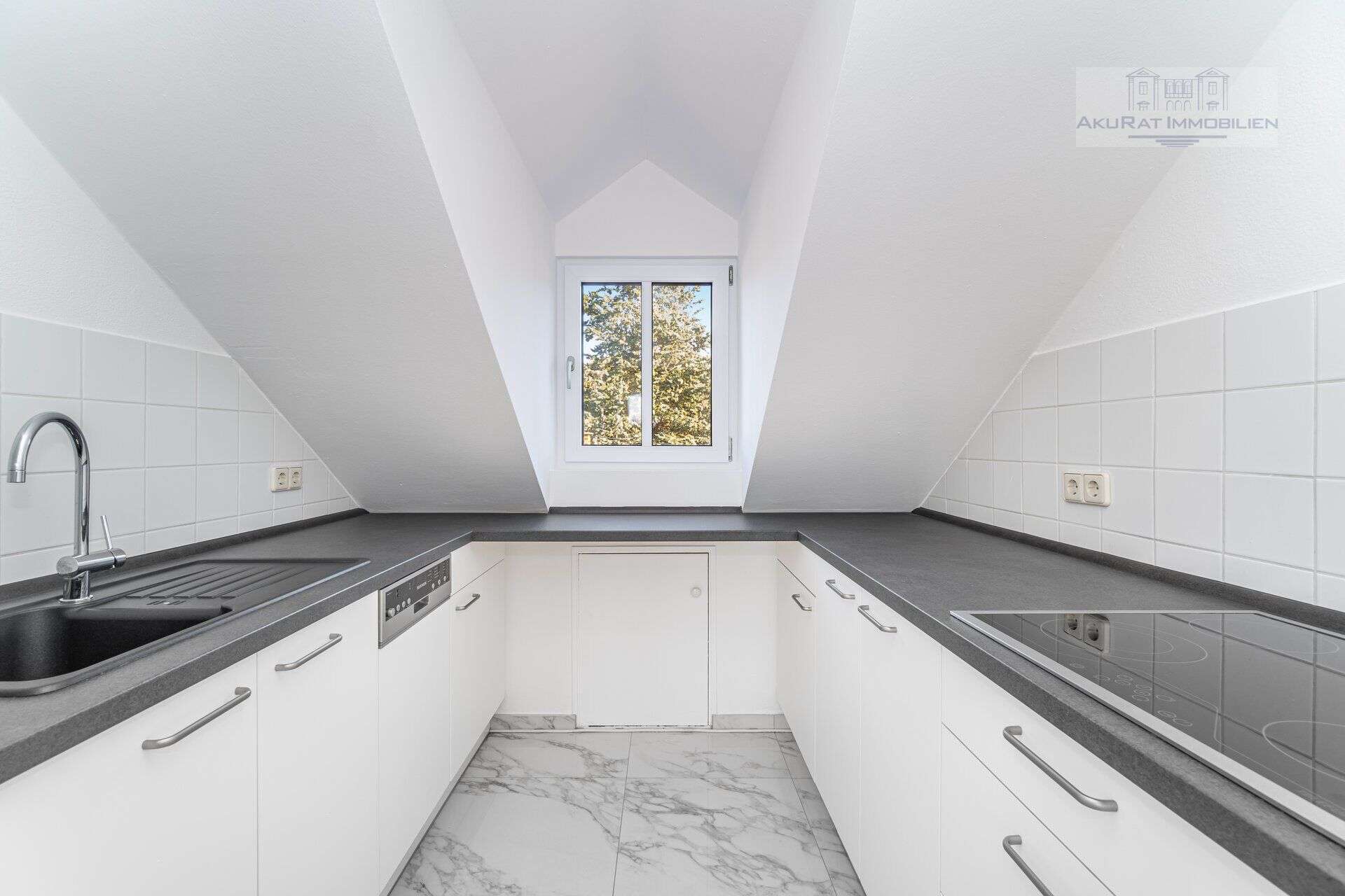 Immobilie in Herrsching am Ammersee - Helle, stilvolle 2-Zimmer-DG-Wohnung mit Südbalkon & TG in Toplage Herrsching - frei ab sofort! - Bild 8