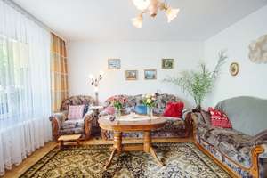 Modern & angenehm: 2-Zimmer-Wohnung mit Balkon, Aufzug und Einbauküche in ruhiger Lage – Die vollständige Adresse der Immobilie erhältst du vom Anbieter., 77933 Lahr/Schwarzwald – Vorschaubild 2