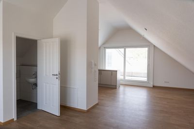 Besondere Maisonette-Wohnung (5,5 Zimmer) mit Balkon, EBK und Stellplatz