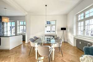 Einzigartige Jugendstilwohnung in denkmalgeschützter Bahnvilla in Pasing