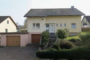 Familientraum mit großem Garten – Einfamilienhaus mit viel Potenzial in ruhiger Lage – Die vollständige Adresse der Immobilie erhältst du vom Anbieter., 74912 Kirchardt – Vorschaubild 2