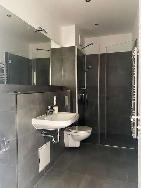 Modernes Badezimmer.jpg