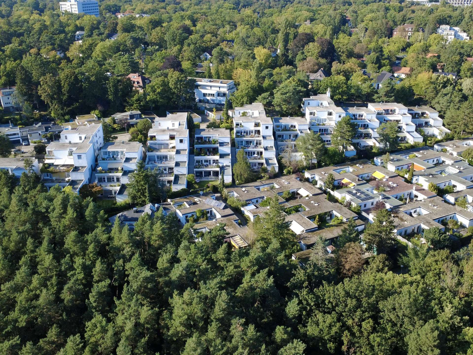 Helle 3,5-Zimmer-Endetage in Berlin-Westend mit zwei Schlafzimmern, zwei Balkonen, Garage und Keller, Berlin – Bild 4