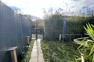 Sonniges, schönes Reiheneckhaus mit großem Garten, Vorgarten, Terrasse und Garage – Dachau (Kreis) – Vorschaubild 11
