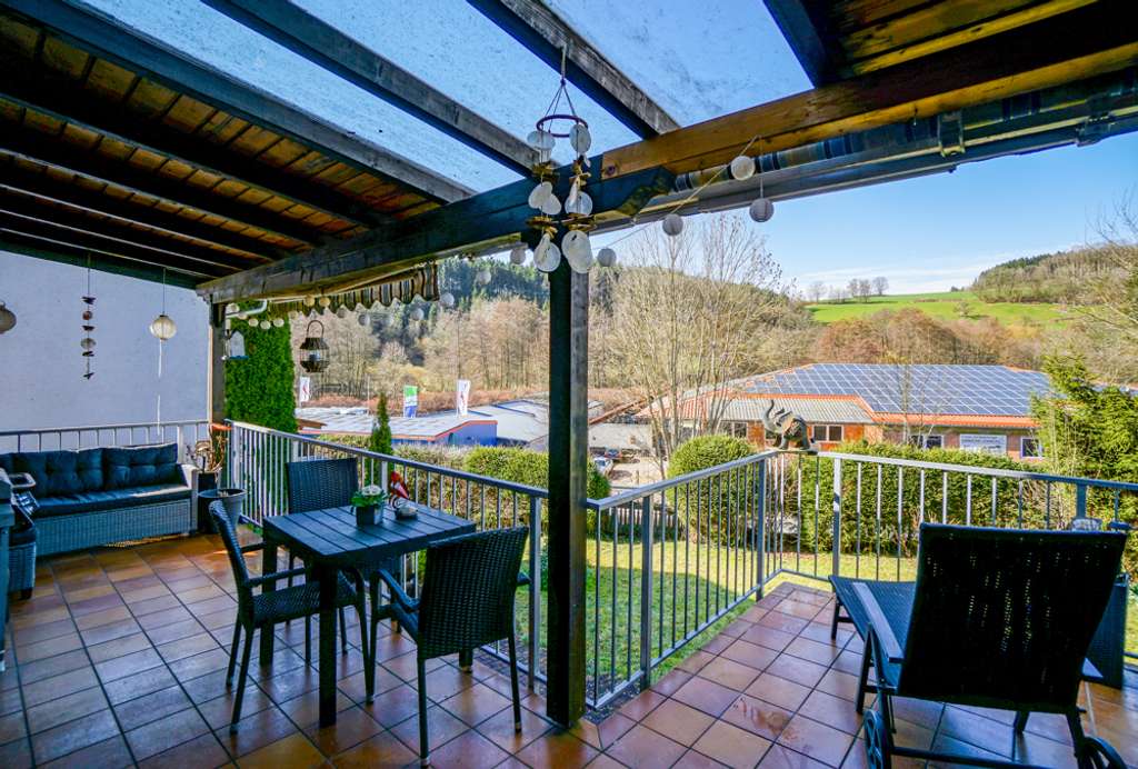 Immobilie in Wald-Michelbach - Zweifamilienhaus mit Einliegerwohnung in zentraler Lage! - Bild 2