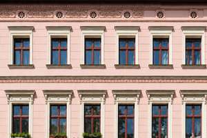 Provisionsfrei! Helle 3-Zimmer-Altbauwohnung am Oranienplatz! Kreuzberg draußen. Ruhe drinnen.