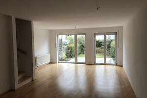 Platz für den Alltag: Gepflegtes Reihenmittelhaus in Regensburg – Die vollständige Adresse der Immobilie erhältst du vom Anbieter., 93051 Großprüfening-Dechbetten-Königswiesen, Regensburg – Vorschaubild 2
