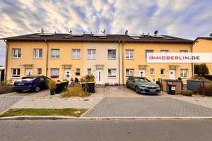 IMMOBERLIN.DE - Top-Ausblicke ins Naturgebiet! Feines Reihenhaus mit Westterrassen & -garten – Die vollständige Adresse der Immobilie erhältst du vom Anbieter., 12524 Altglienicke, Berlin – Vorschaubild 1