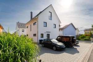 Modernes und helles Einfamilienhaus zentral in Denzlingen mit Garten KFW 40 Standard – Die vollständige Adresse der Immobilie erhältst du vom Anbieter., 79211 Denzlingen – Vorschaubild 2