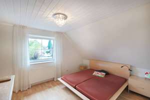 Sie werden es lieben !
Wunderschönes Einfamilienhaus, freistehend und in Top-Lage ! – Die vollständige Adresse der Immobilie erhältst du vom Anbieter., 50181 Bedburg – Vorschaubild 9