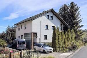 Provisionsfrei – Zweifamilienhaus mit schönem Weitblick in Ortsrandlage – Die vollständige Adresse der Immobilie erhältst du vom Anbieter., 36205 Sontra – Vorschaubild 1