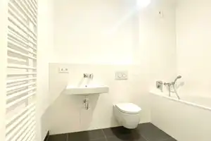 Attraktive Drei-Zimmer-Erdgeschosswohnung mit sonniger Terrasse – München – Vorschaubild 7