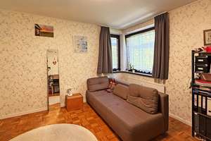 Großzügige 4-Zimmer-Wohnung mit Loggia, modernisiertem Duschbad und Tiefgaragenstellplatz – Wentzel  – Die vollständige Adresse der Immobilie erhältst du vom Anbieter., 22926 Ahrensburg – Vorschaubild 6