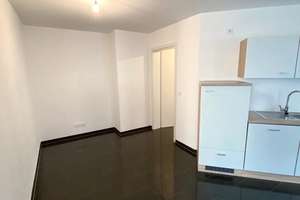 Moderne 2-Zimmer-Einliegerwohnung mit Einbauküche & separatem Eingang – Am Eglenbach 21, 73035 Göppingen – Vorschaubild 11