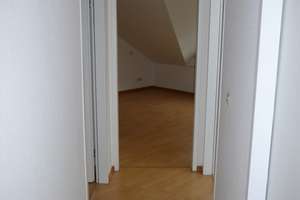 Wunderschöne 3-Zimmer-Dachgeschoss Whg im Düsseldorfer Norden in Grünlage sehr nah zum Rhein gelegen – Neusser Weg 6a, 40489 Kaiserswerth, Düsseldorf – Vorschaubild 6