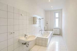 Sonnige 2-Zimmer-Wohnung mit Balkon und Aufzug – stilvoll renoviert. Einziehen und wohlfühlen! – Herbststraße 14, 13409 Reinickendorf (Ortsteil), Berlin – Vorschaubild 11